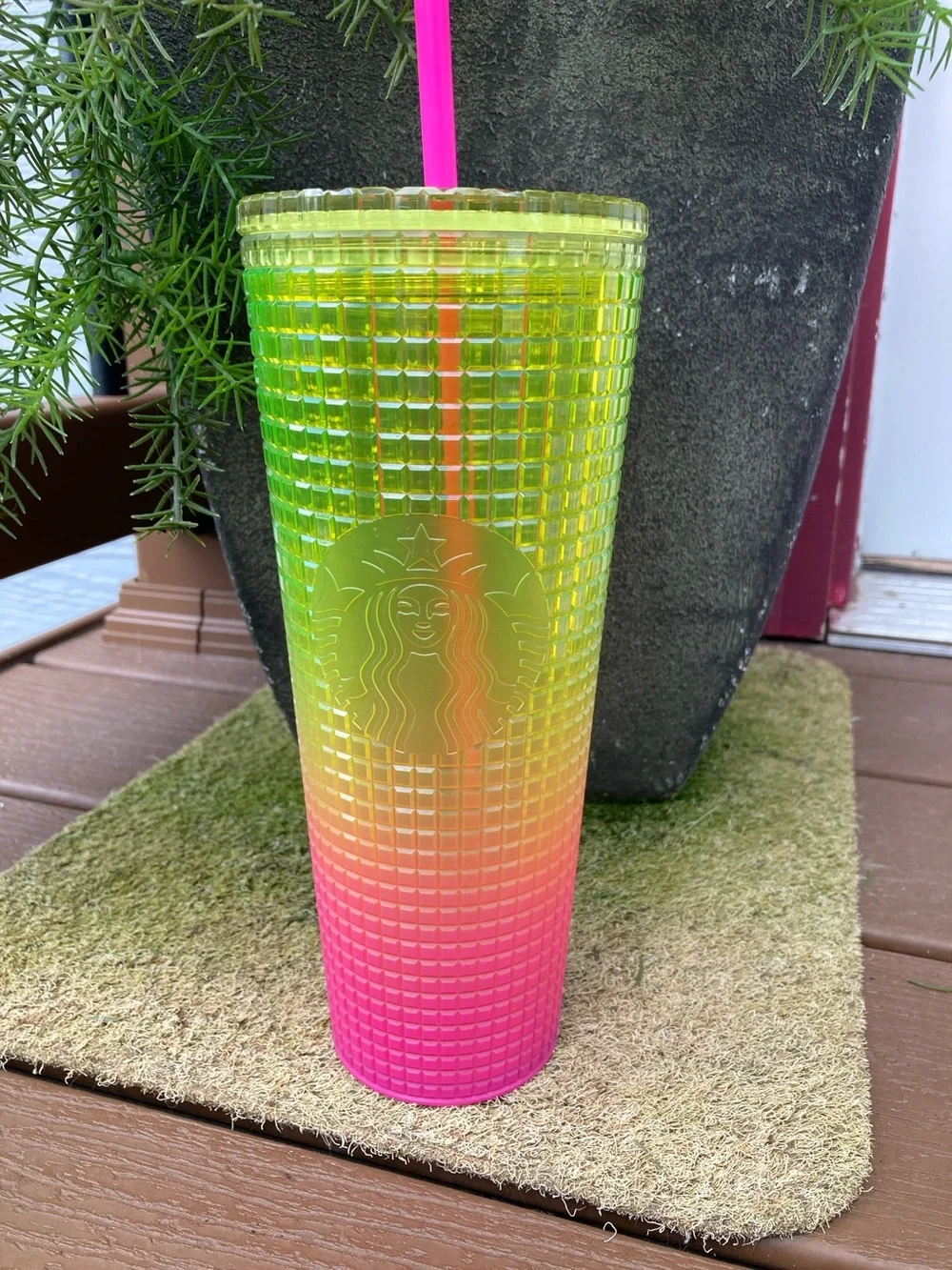 Starbucks 24 oz. Ombré prism design tumbler with lid and straw